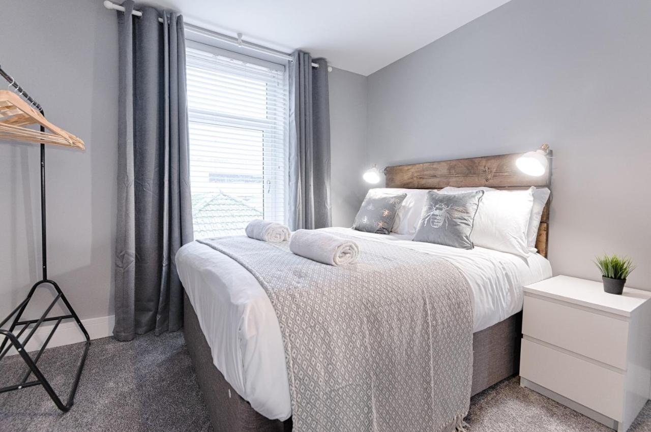 3Rm Flat, Smart Tv'S, Close To All Amenities Llanelli Buitenkant foto