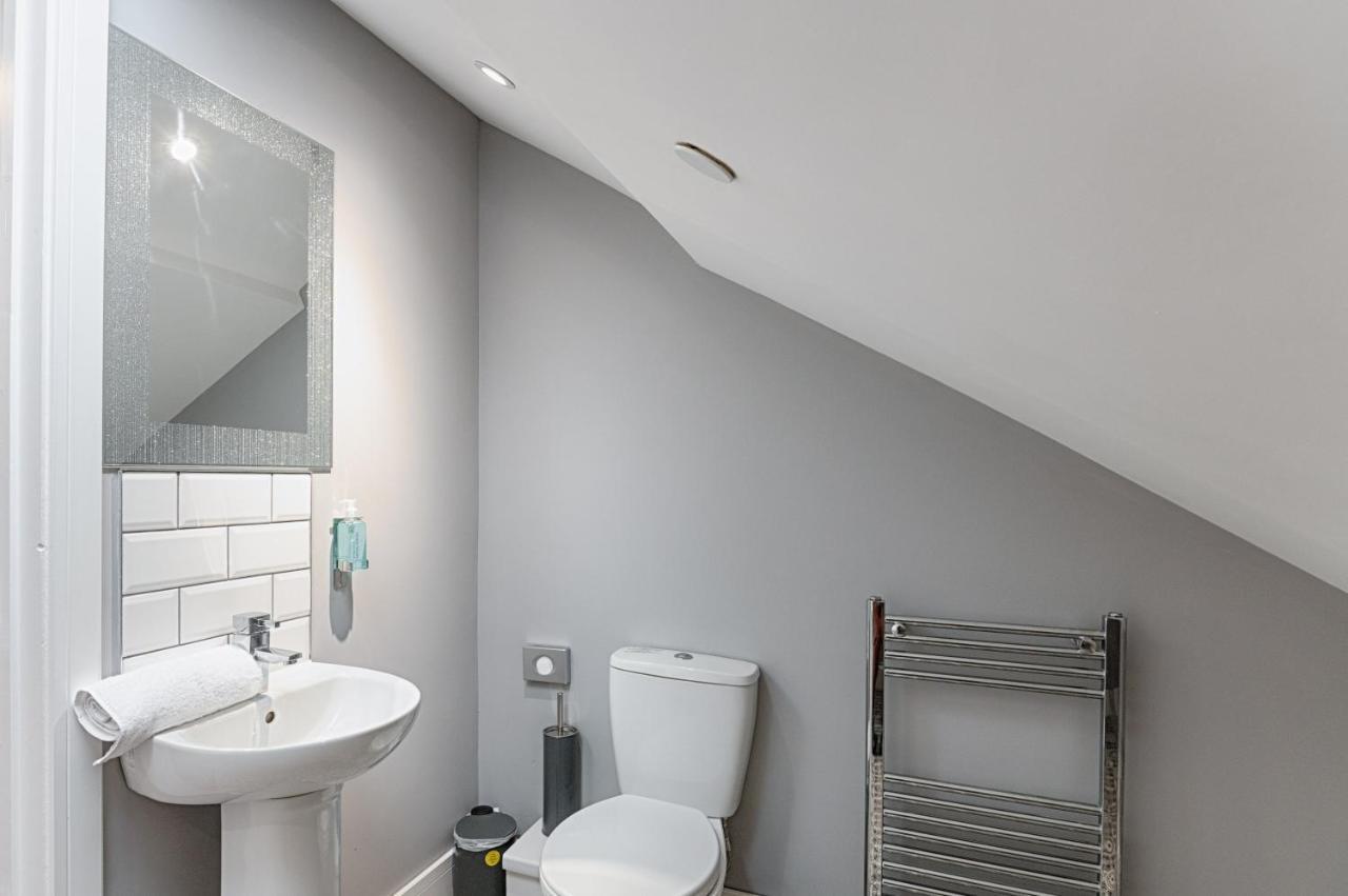 3Rm Flat, Smart Tv'S, Close To All Amenities Llanelli Buitenkant foto